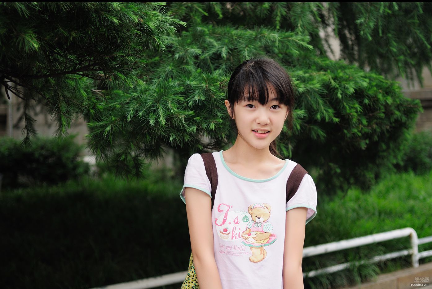 清新可爱学生妹子街拍图片